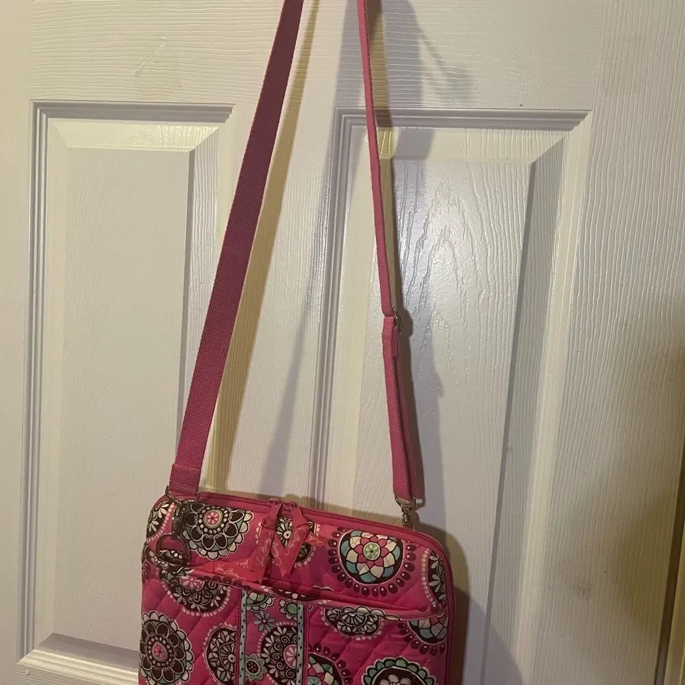 Vera Bradley Pink Cupcake Hard Shell Laptop Travel Bag Quilted Fabric.